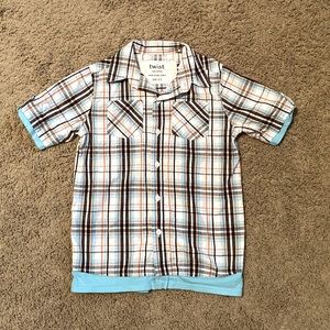 3 for $15 ⛱️ Boys Checkered Button Down Short Sleeved Shirt, Size M 8/10